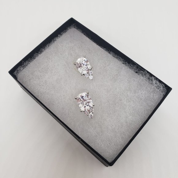 Beautiful Cubic Zirconia 925 Silver Stud Statement Earrings - Picture 4 of 7